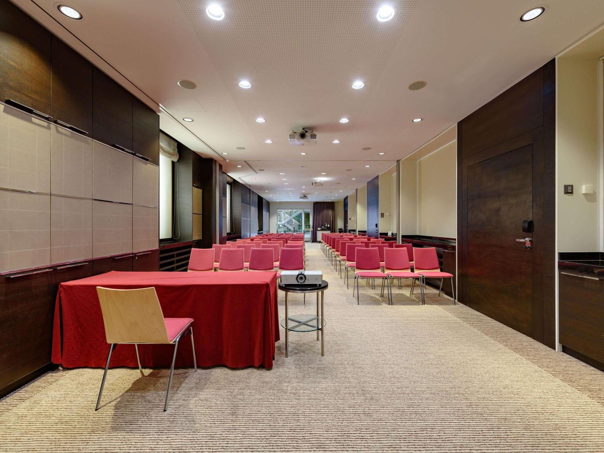 Moevenpick Hotel Losanna Esterno foto